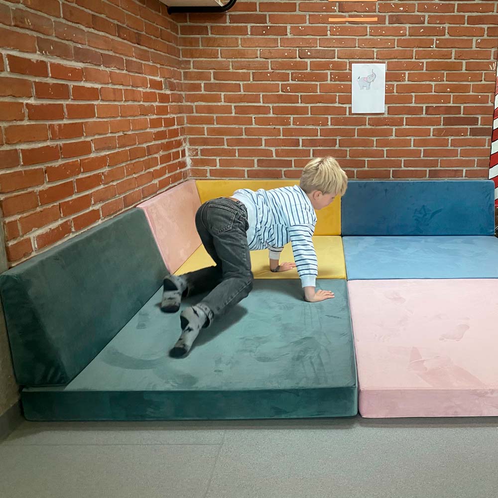 Sæt til skole, dansk produceret